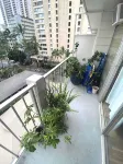 Waikiki Living, 4 blocks from surf, mountain views, king size bed and office! - Bungalows