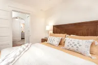 Charming 1 Bed Historical Apartment - Steps to Downtown Midland - Wifi