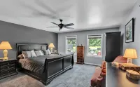 Poconos Spacious 6-Bedroom House in Marvelous Blakeslee WPool Gamerooms Hot Tub - Luxury