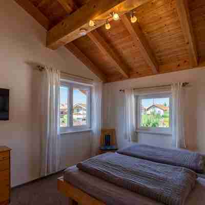 Astara- complete house in prime location with private garden Rooms