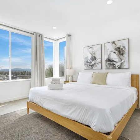 Luxe Modern Home with Air Conditioning - Perfect for Families & Groups