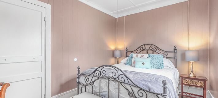 Close to Hospital and Downtown, Eastside Bungalow, Dogs Welcome + Fee Hotels in Florence