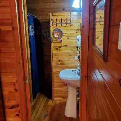Baker Cabin at Colden Lodge A Romantic Adirondack Private Cabin on Lake Flower Rooms