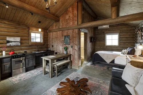Beautiful Log Cabin in Paradise Valley, Montana - Hytter