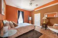 1880 Victorian In Heart Of Downtown...charming And Cozy - Apartments