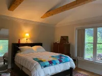 Mountain Forest Retreat w Cedar Hot Tub - Western Catskills - Boutique