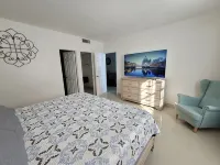 Beautiful OCEAN-VIEW apartment, right ON THE BEACH - Beach