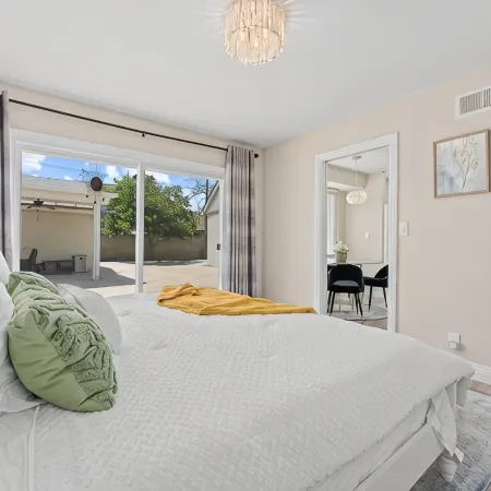beautiful and quiet/2 beds/2baths house
