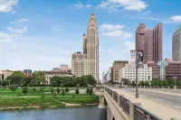 Downtown Columbus Historic Luxury Home - Sleeps 14, Near OSU & Convention Center - balcony