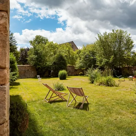 Former convent from the 17th, renovated, private garden, Beaune center