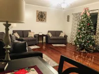 CLOSE TO ARK, SPARKLING CLEAN, BIG FAMILIES, CABLE, KING BED, BACK YARD - 4-Star