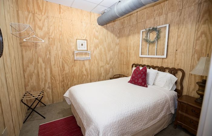 Southern Comfort Cabin- minutes from the river and the lake!