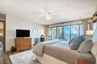 Ultimate Family Lakehouse- wide water views! - Boutique