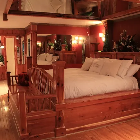 Lazy G #1 Honeymoon Suite