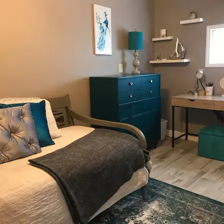 Modern 4 Bedroom 2 Bath Sleeps 10 Newly Renovated Whole House Rental