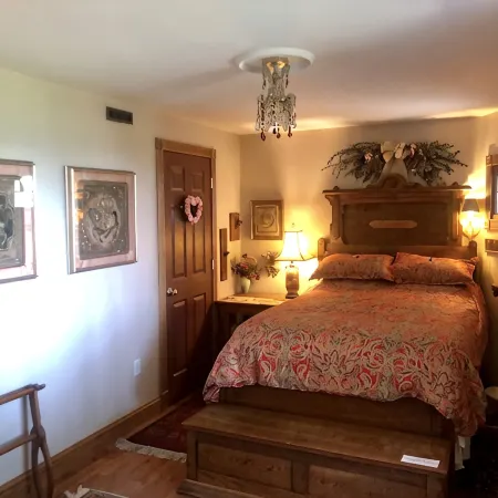 Serene Mountain Top Views overlooking Hudson River and Surrounding Highlands