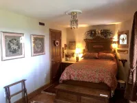 Serene Mountain Top Views overlooking Hudson River and Surrounding Highlands - Homestays