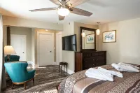 Our historic 140 year old home is a minutes walk to Downtown Flushing - 3-Star