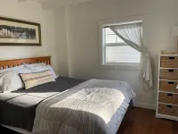 Indian Lake Treehouse Waterfront Cottage - 3-Star