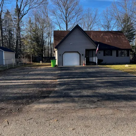 Clink’s Cabin- cozy home situated in beautiful picturesque Indian River Michigan