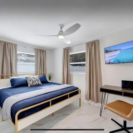 Luxury Retreat Largo - Beaches - 12PPL - Pool Spa