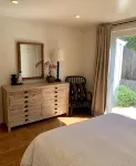 Blue Door Bungalow. - 4-Star