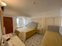 Hotel la Perla - balcony