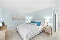 Lakefront Pinehurst Condo 2BD/2BA - Swimmingpools