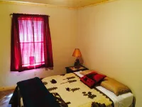 Riverfront Ski Chalet Cabin only minutes to Sunday River Resort & Trails Galore! - Wifi