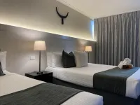 The Black Bull Motel - Motels