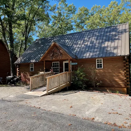 Trails End Cabin- 10 Min- Silver Dollar City; 15 Min- Branson; New Tiled Showers