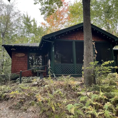 Cozy Cottage Escape on 123 acres