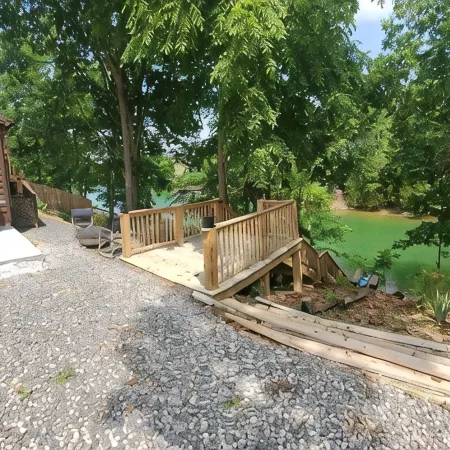 Beautiful Tiny Home log cabin on the lake - Perfect for a couples getaway!
