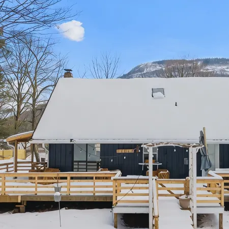 QUINN HOLLOW - Hunter Mountain Ski Cabin, Hot Tub