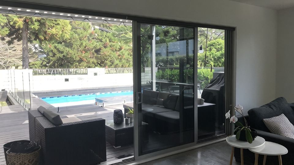 Luxury Home with pool/spa; close to beach/ 4 bedroom/ 2 bath. On golf course.
