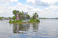 Stilted home on private peninsula. Close to restaurants, boat ramps - 3 stjerner