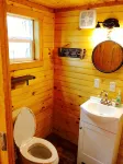 Moonshine Cabin Tucked Away on the Mountain,Great Location with Wellness Area! - balcony