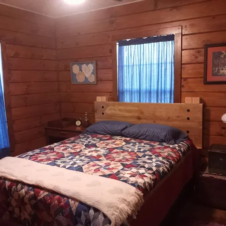 Cozy rural cabin near Texas A&M University