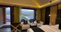 IYI LUXURY INN - breakfast