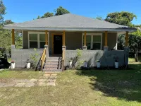 Springhill Bungalow-cozy bungalow located in the Springhill area. - Homestays