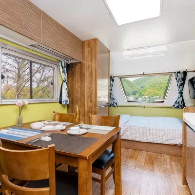 Nami Island Best Camping โรงแรมใกล้หอ Hyeonchungtab Memorial Tower