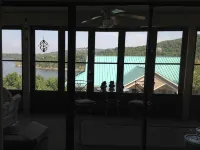 Beautiful 2BR/2BA Penthouse Condo Overlooking Table Rock Lake! - Wifi