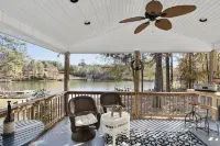 Peaceful Pet Friendly 3BR 2BA Cottage w/ dock! - Wifi