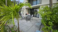 NEW Stunning Ground Floor Beachfront Studio in Coral Beach,  Grand Bahamas - Strand