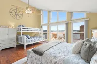 Spacious LF Home-Million Dollar Views with 26 Foot Slip, Kayaks, Sups and More! - 4 tähden