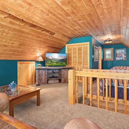 Water Front Updated Cabin Close to Estes Park New Hot Tub 3 Private Acres