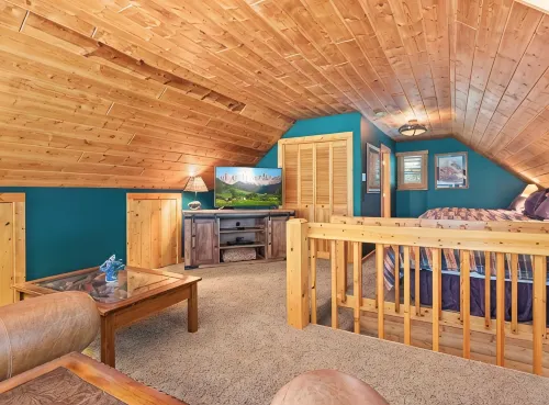 Water Front Updated Cabin Close to Estes Park New Hot Tub 3 Private Acres - Chalets