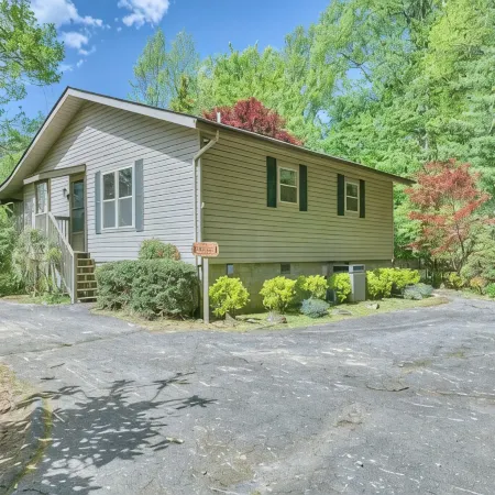 Private Pet-Friendly Escape w/ Views, Fenced Yard, Stocked Kitchen, Fireplace