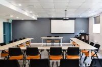 Ramada by Wyndham Surrey/Langley - Pet friendly