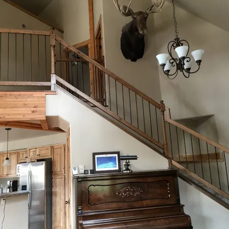 Yellowstone Archview Guesthouse- Stunning Views For Your Ultimate Family Getaway